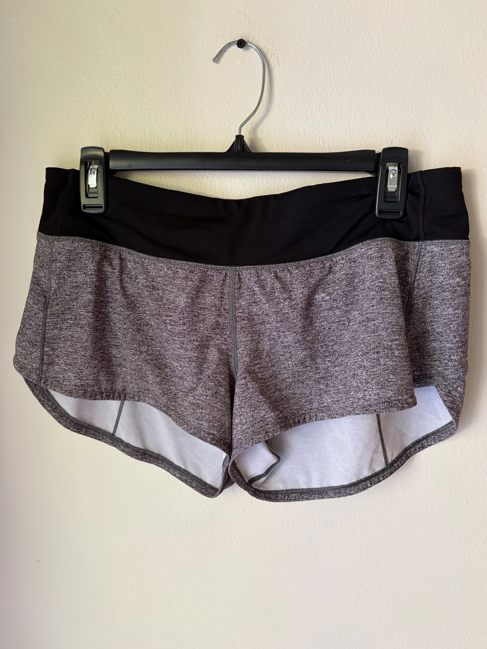 25. Size 8 LULULEMON Grey + Black Speed Up Shorts 2.5in Inseam